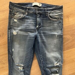 Ambercrombie & Fitch